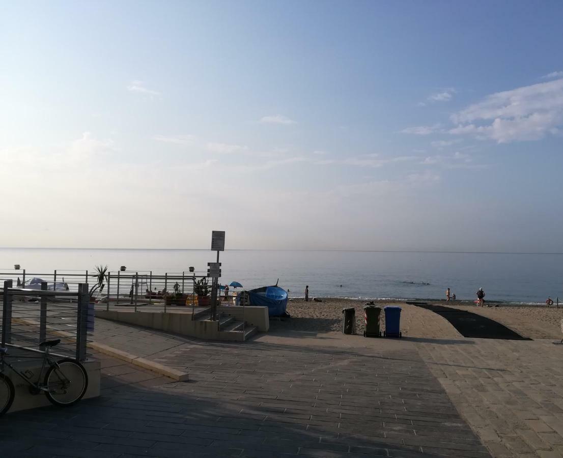 Violamare Савона Екстер'єр фото